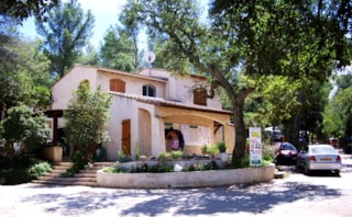  Camping Les Bois de Mont-Redon