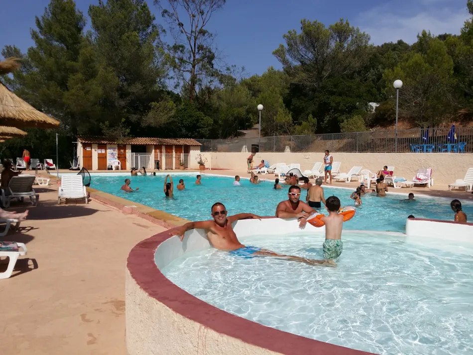 Camping Les Bois de Mont-Redon