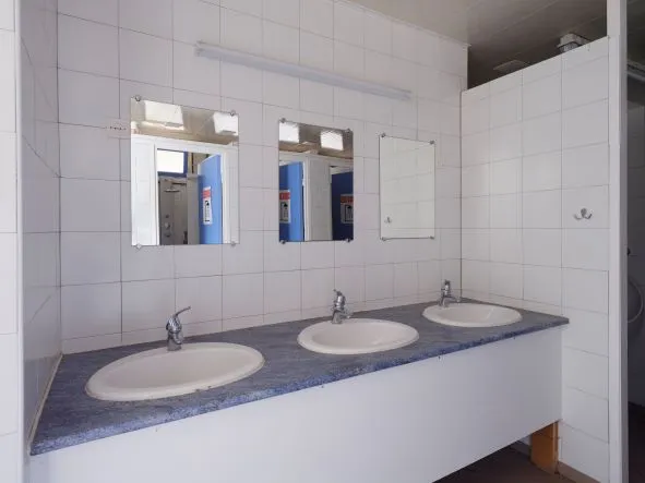 Emplacement Tente Et Caravane - Grand Confort - Eau Et Electricité Inclus