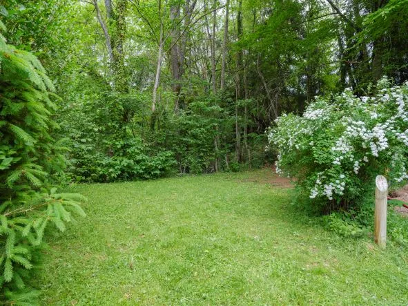 Emplacement Tente Et Caravane - Grand Confort - Eau Et Electricité Inclus