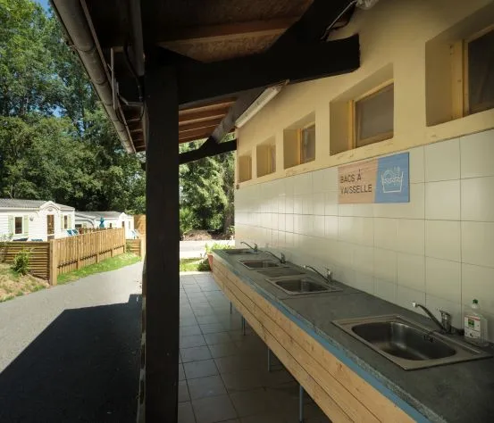 Emplacement Tente Et Caravane - Grand Confort - Eau Et Electricité Inclus