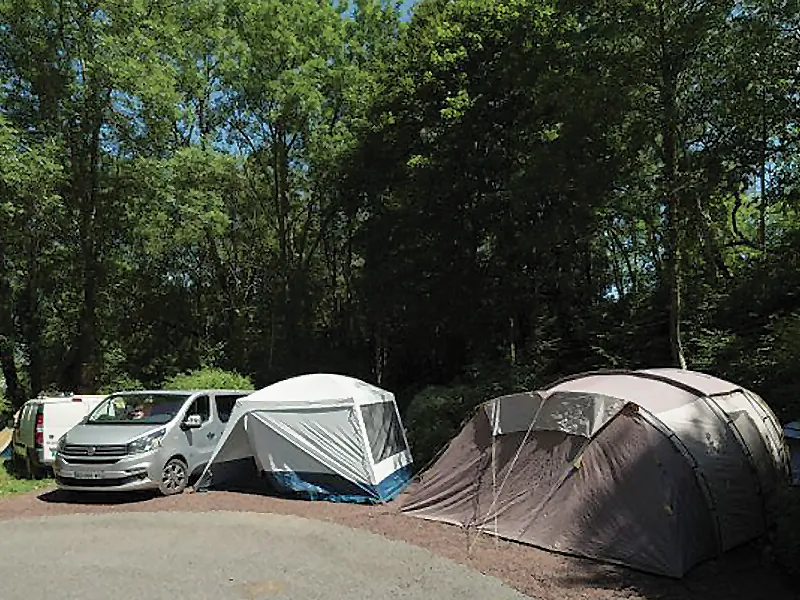 Emplacement Tente Et Caravane - Grand Confort - Eau Et Electricité Inclus