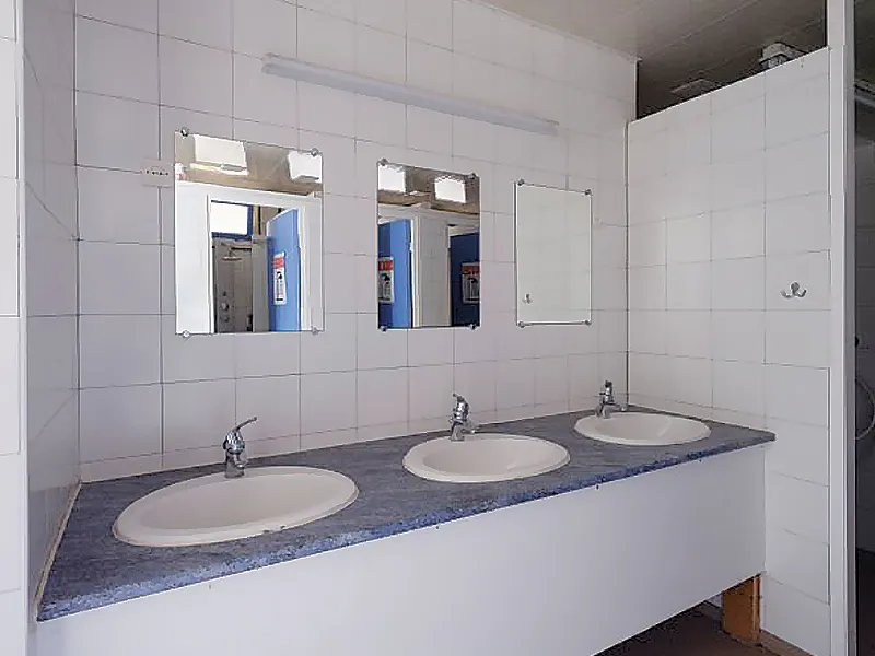 Emplacement Tente Et Caravane - Grand Confort - Eau Et Electricité Inclus