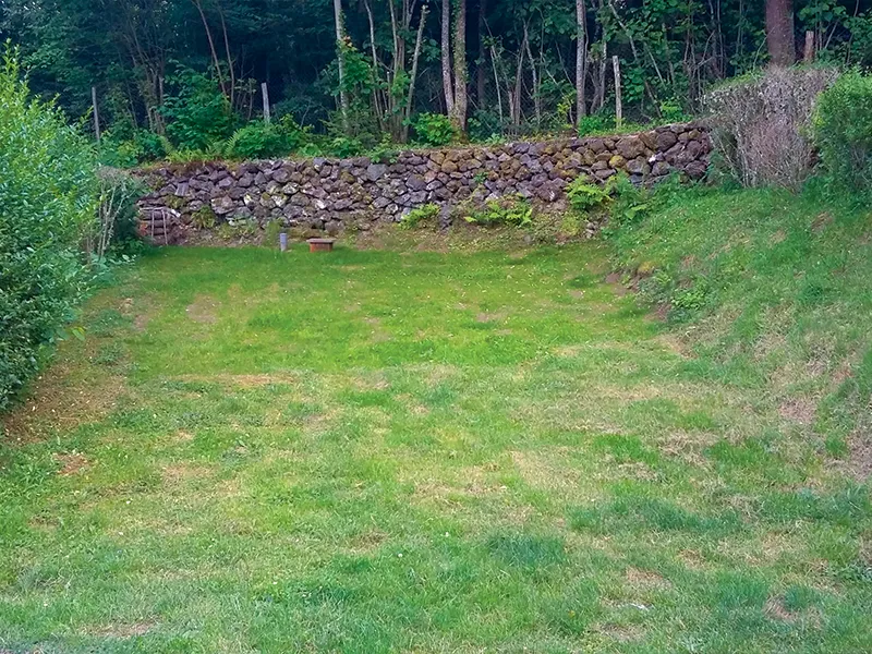 Emplacement Caravane Et Camping-Car - Grand Confort - Eau Et Electricité Inclus