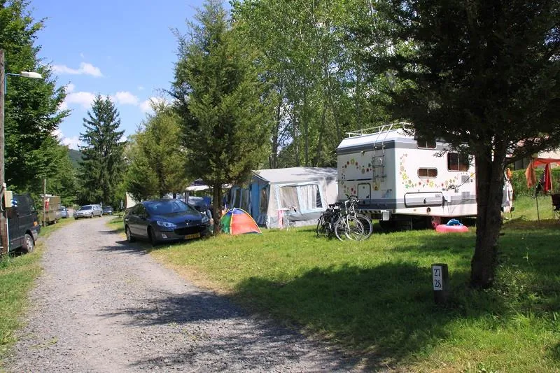 Emplacement + Moto, Voiture Ou Camping-Car