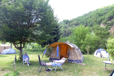 Pitch : car or motorbike + tent/caravan or camping-car