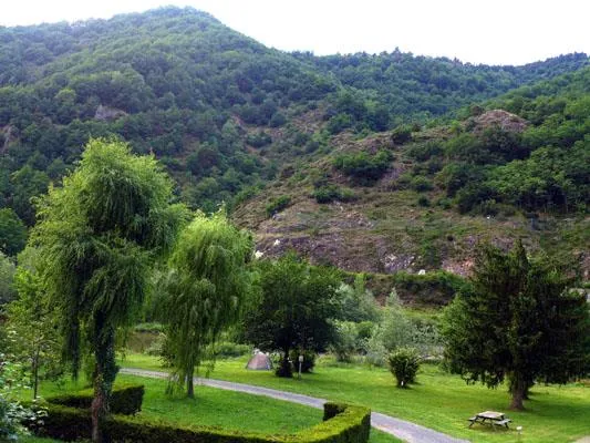 Emplacement + Moto, Voiture Ou Camping-Car