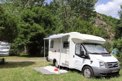 Pitch : car or motorbike + tent/caravan or camping-car