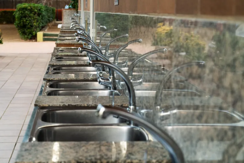 Emplacement + 1 Voiture + Tente, Caravane Ou Camping-Car + Électricité