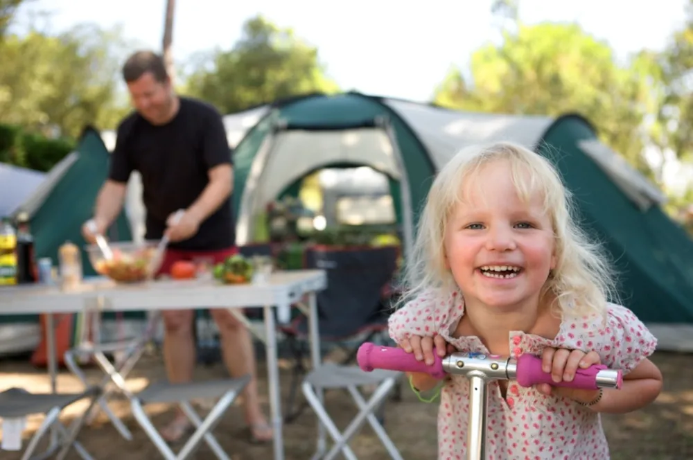 Pitch - Package B : Pitch + Car + Electricity  10 Amp - Camping La Corniche***