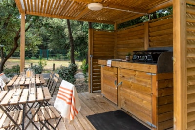 SIGNATURE pitch with equipped terrace — 2