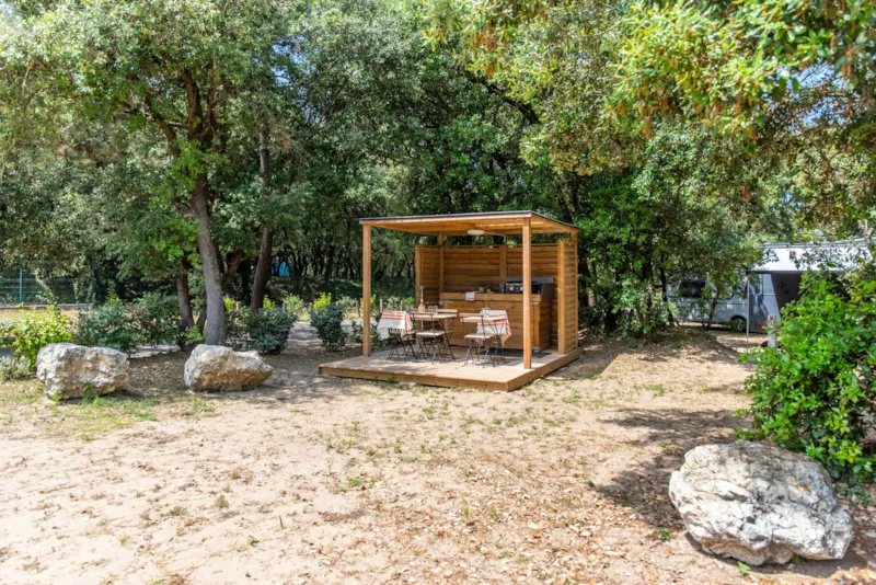 Emplacement Signature Terrasse + Sanitaires Privés / S