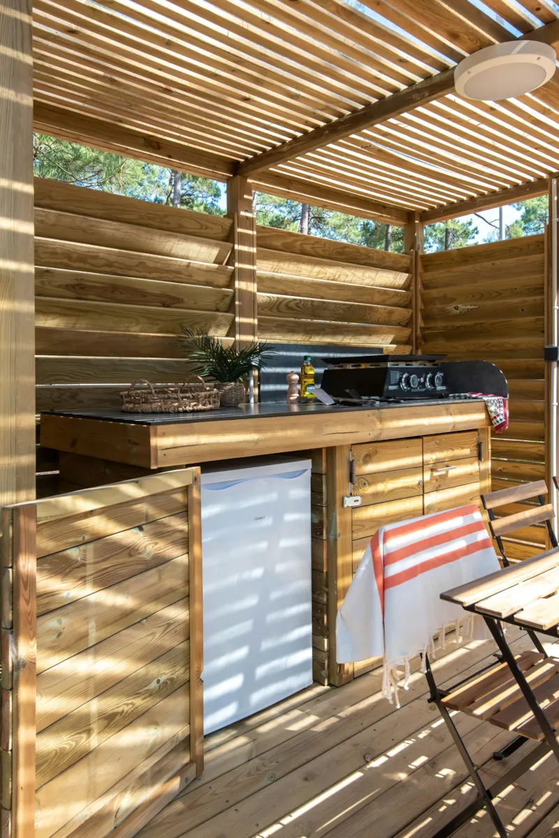 Emplacement Signature Terrasse + Sanitaires Privés / S