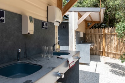 SIGNATURE pitch terrace + private bathroom / S — 4
