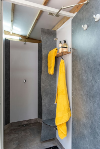 Pitch with electricity + private sanitary facilities / S — 8
