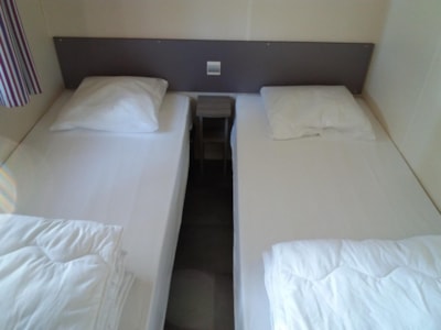 Mobile-home Méditerranée 32m² - 2 bedrooms + air-conditioning + TV + sheltered terrace — 6