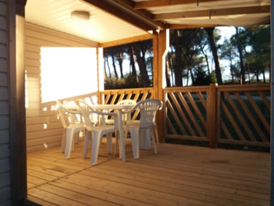 Mobile-home Méditerranée 32m² - 2 bedrooms + air-conditioning + TV + sheltered terrace — 2