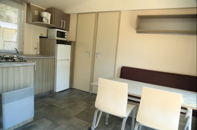Mobile-home Méditerranée 32m² - 2 bedrooms + air-conditioning + TV + sheltered terrace — 3