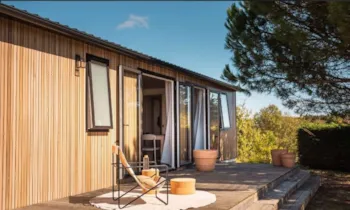 Mietunterkunft - Cottage Signature + Jacuzzi - Camping Figurotta ***