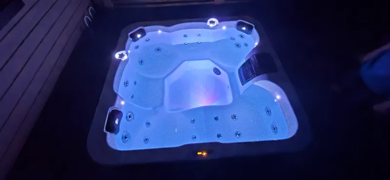 Signature + Jacuzzi 3Ch 2 Sdb + Tv + Lv + Clim
