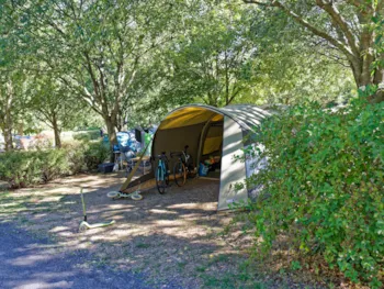 Stellplatz - Pauschale Stellplatz + Auto + Strom 6A - Camping Mas de la Cam