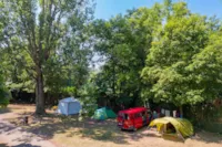 Zonder Elektriciteit Standplaats Met 2 Personen, 1 Auto + 1 Tent / Caravan Of 1 Camper