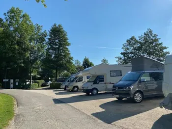 Stellplatz - Basic-Wohnmobil Stellplatz Auf Geschotterten Untergrund - CAMP MondSeeLand