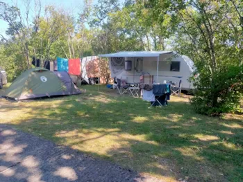 Pitch - Grey - "Motorhome "Caravan" + Car + Electricity 6A - Camping Beau Rivage