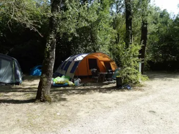 Pitch - Blue - Near River "Tent"  + Car + Electricity 6A - Camping Beau Rivage