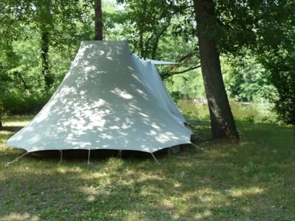 Piazzola "Confort Tenda - Lungofiume" + Auto + Elettricità