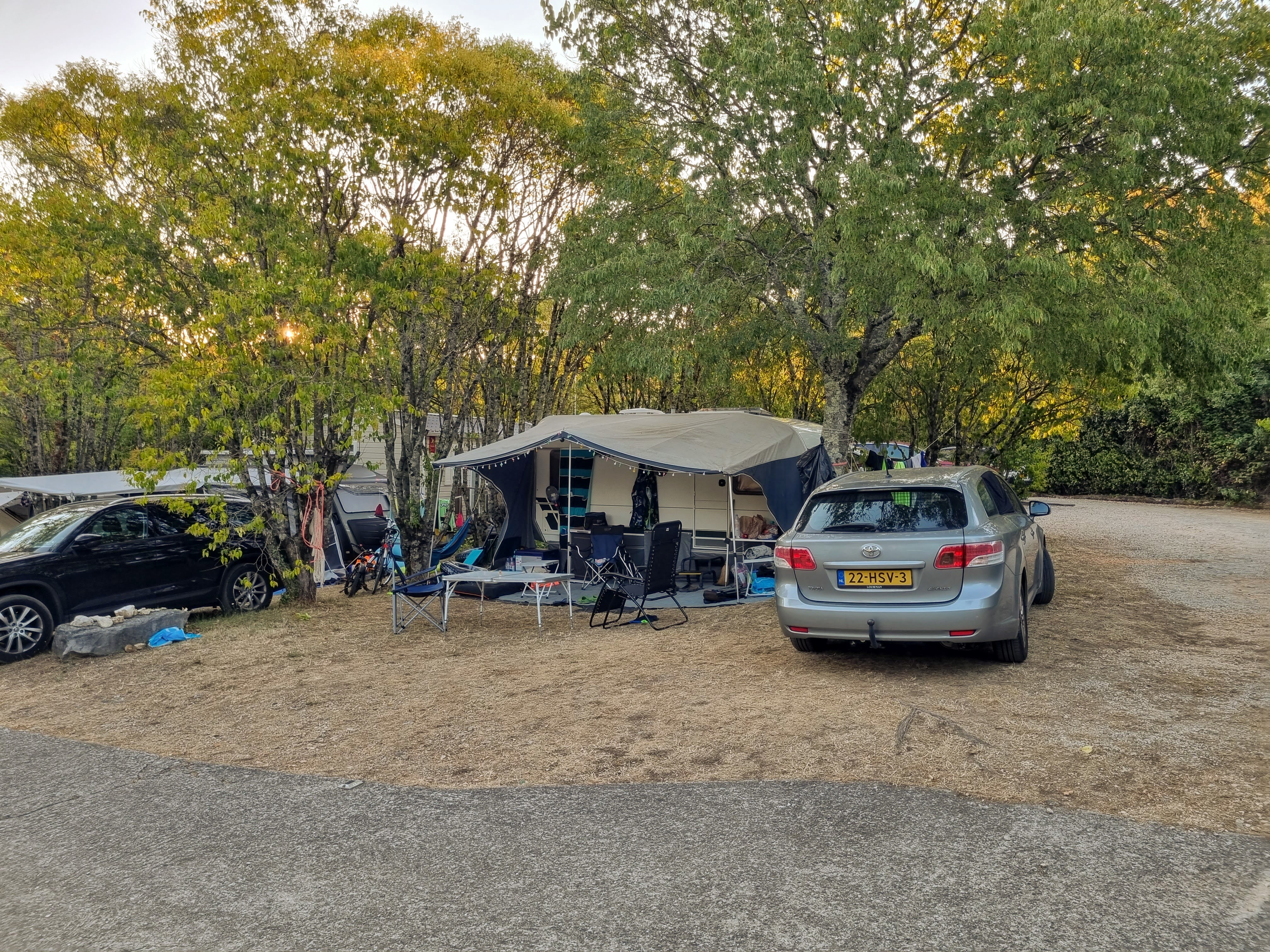 VIOLET - XL 140m² "CARAVANE" + voiture + électricité 6A