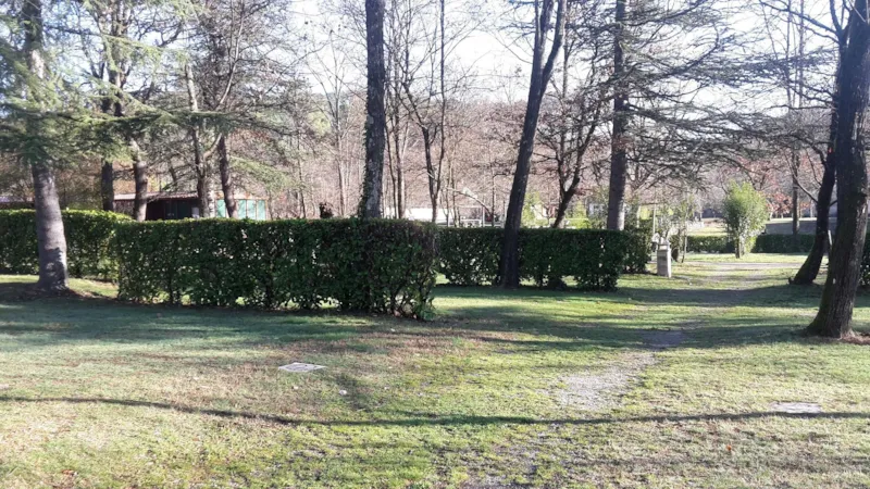 Emplacement + 1 Voiture + Tente, Caravane Ou Camping-Car