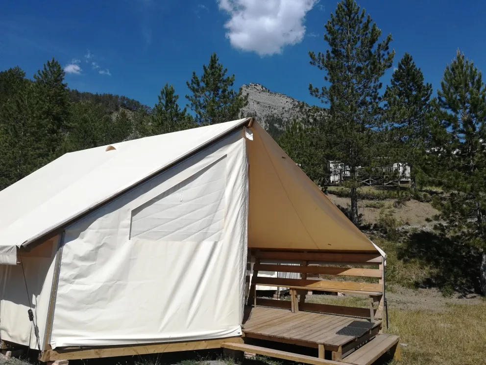 Tent Standard 17m² 2 slaapkamers (zonder privé sanitair)