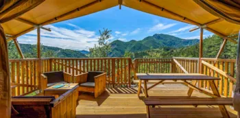 Flower Camping Le Clot du Jay - Ucamping