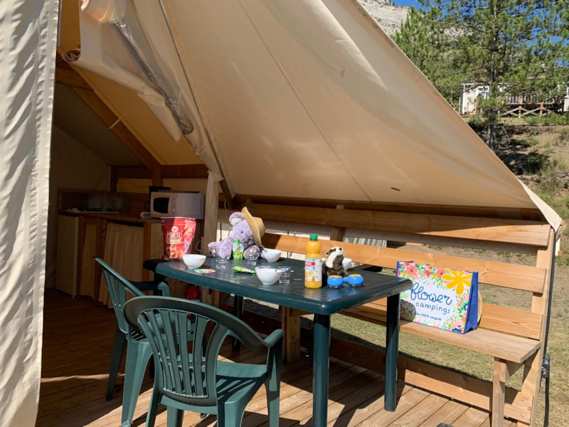 Tente Junior Standard 17m²  (sans sanitaire) 2 chambres + terrasse