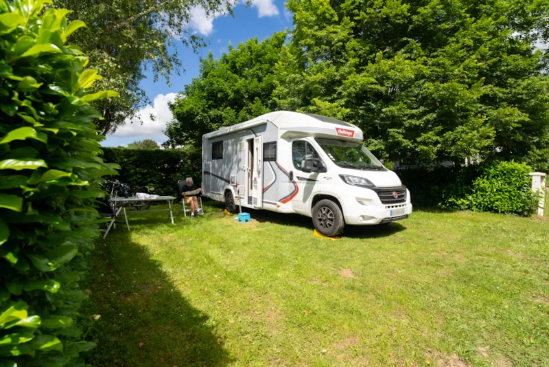 Emplacement Premium Avec Sanitaires Privés Sur Parcelle (+ Accès Piscine Biol. Selon Ouverture)