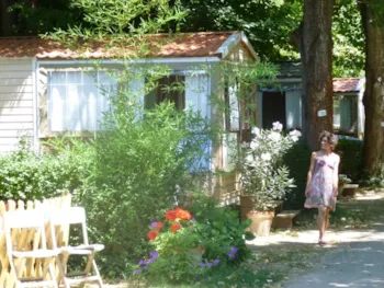 Mietunterkunft - Bungalow - Ohne Sanitäranlagen - - Camping La Grenouille