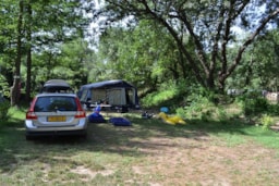 Pitch - Comfort Place In Part Of River (With Electricity)Not Direct View At The River - Flower Camping Le Saint Michelet