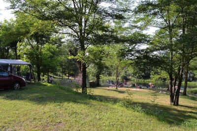 Privileged riverfront location (with direct river view) — 2