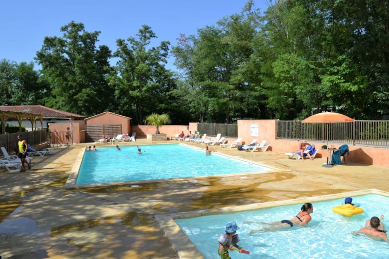 Flower Camping Le Saint Michelet - Camping - Goudargues