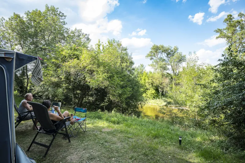 Emplacement Privilége Front De Rivière (Avec Vue Directe Sur La Rivière)