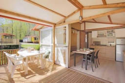 Mietunterkunft - Hütte Moréa 25M² Premium - 2 Zimmer + Überdachte Terrasse + Klima - Autofreier Raum - Flower Camping Le Saint Michelet
