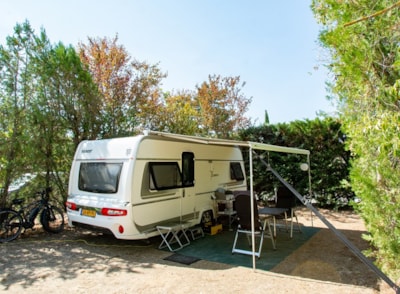 Package 2 persons (Pitch + 1 car + electricity 10A) — 4