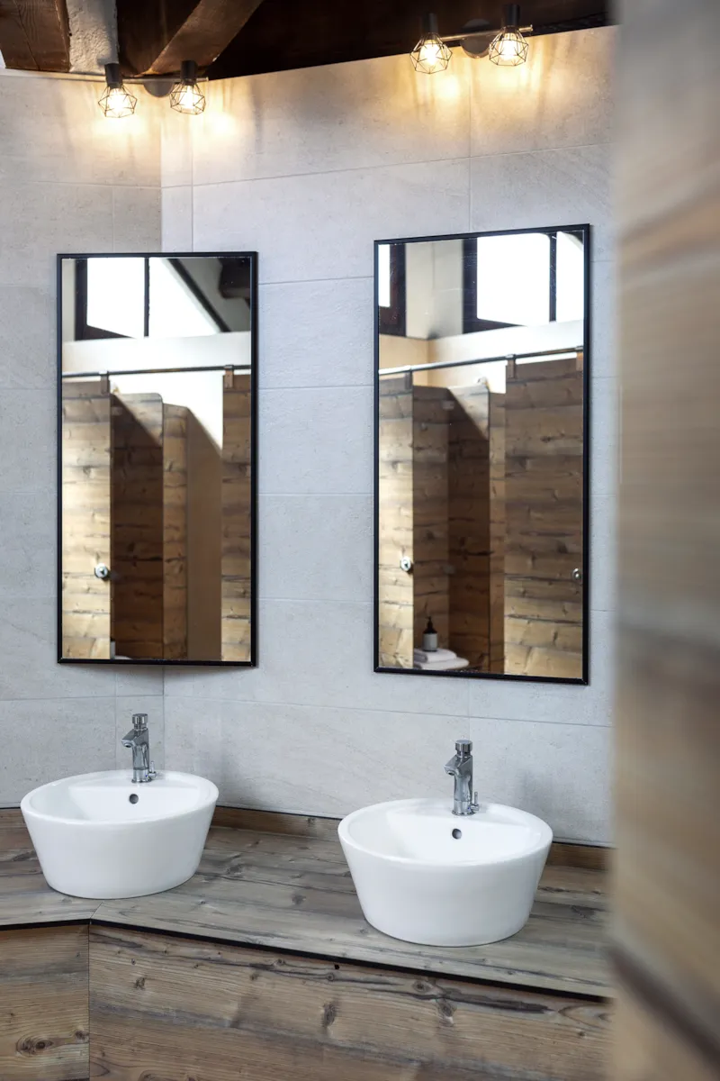 Emplacement Plus (Les Tentes Ne Sont Pas Autorisées)