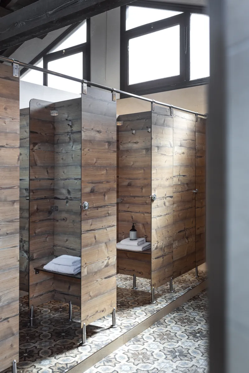 Emplacement Plus (Les Tentes Ne Sont Pas Autorisées)