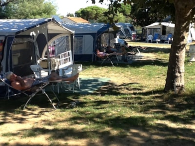 Pitch caravan or folding caravan / tent + car — 3
