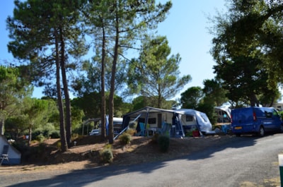 Pitch caravan or folding caravan / tent + car — 4