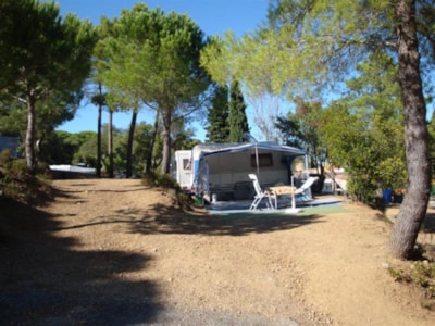 Pitch caravan or folding caravan / tent + car — 8