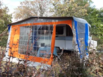 Mietunterkunft - Zeltwagen Vintage - Camping Le Pont d'Allagnon