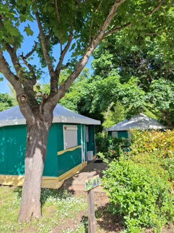 Mietunterkunft - Zelt Trigano 16M² - 2 Zimmer - Camping Le Pont d'Allagnon